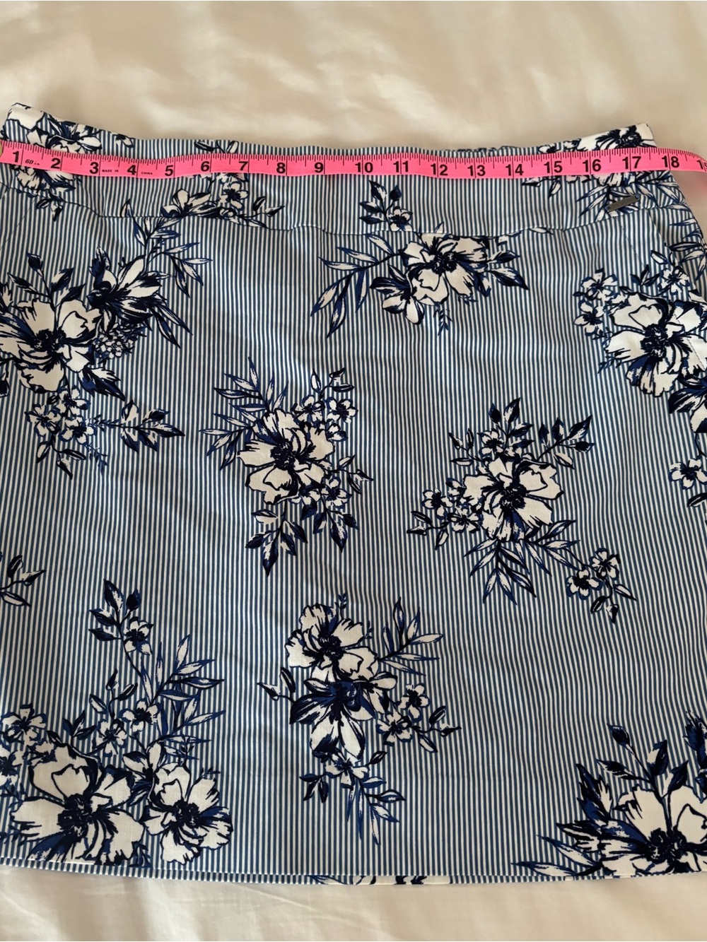 S.C. & Co. Blue and White Floral Print Skort Tummy Control - Picture 7 of 9